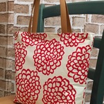 ☆再販☆ 赤い花柄のトートバッグ