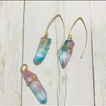 ピンク×ブルーのクリスタルピアス