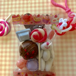 ぜーんぶわたしの！食いしん坊うさぎのキーホルダー