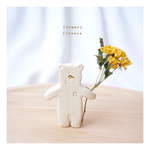 イニシャルEの花持ちくまさん  ほっこり＊やさしいドライフラワー用の陶器の一輪挿し*  優しいお顔のアイボリー