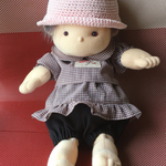 ギュッとだき人形  ピンクのニット帽