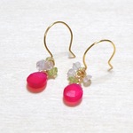 フューシャピンクの小さな花束ピアス/イヤリング