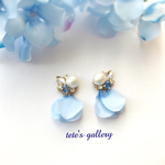 紫陽花◎花弁のフラワービジューピアス