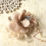 花のピン  a white dream