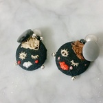 耳ドールピアス