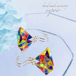 レジン ステンドグラス 三角 ピアス/イヤリング