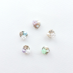 煌めくやさしいcolor のビジューピアス【チタンポストピアス】