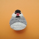 ぽっちゃり文鳥　刺繍ブローチ