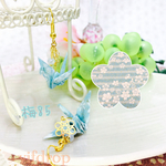 梅85【水色金箔 白花散らし縞柄】折り鶴の和ピアス イヤリング  浴衣に❁