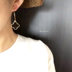 ピアスに見えるクローバーフープイヤリング