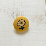 送料無料♬刺繍のブローチ♬マスタードイエロー