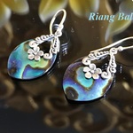 再販【Julia 様ご注文】バリ島！マーメイド💛シェルフランジパニ925シルバーピアス