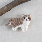 動物達の生活　ねこさん　刺繍ブローチ