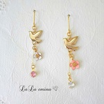 幸せを運ぶ 鳥ピアス/ イヤリング                                                  春 花 スワロフスキー     