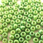 ９ｇ～チェコシードビーズ　アート系緑パール2mm