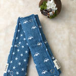 シートベルトカバー（デニム風ダブルガーゼ・車×星・ブルー）☆リバーシブル