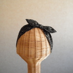［sale!］リボンのヘアバンド　黒、たてもの