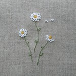 🌻【 sale！】刺繍の がま口財布 ハートのガーランド