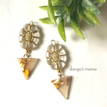 300円☆三角べっ甲(イエロー入)☆お花クリアオーバルのピアス/イヤリング