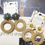 フラワーラタンのイヤリング♡ハンドメイドイヤリング♡ハンドメイドアクセサリー
