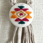 刺繍ボタンの授乳ストラップ