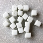【B品】ガラスキューブビーズ ホワイト 11mm 20こ