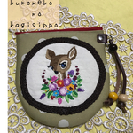 バンビちゃん刺繍のペタンコポーチ