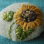 刺繍のブローチ＊向日葵E（リネン）