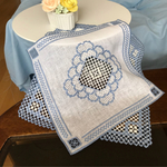 ハーダンガー刺繍のテーブルウェア