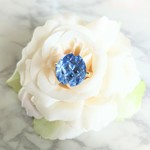 vintage★チェコガラス・花びらのリング＜ライトサファイア×ゴールド＞