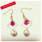 ぶらぶら押し花スクエアピアス