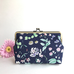  がま口通帳入れ&化粧ポーチ  植物柄(ネイビー)