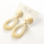 《再販》【beige】マーブルカボション × しずくパーツ 大ぶり ピアス／イヤリング