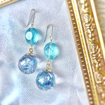 水色のドロップピアス