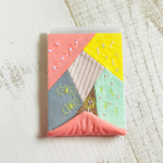 送料無料♬刺繍とパッチワークが贅沢な折りたたみミラー