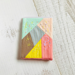 送料無料♬刺繍とパッチワークが贅沢な折りたたみミラー