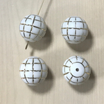 VINTAGE WHITE GOLD ROUND CHECK BEADS