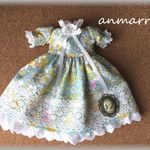 ペールグリーンの小花柄ワンピース(カメオ付き)　　＃ブライス　＃blythe