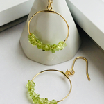 ペリドットフープピアス
