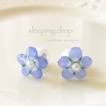 petit nemophila パールキャッチピアス