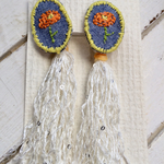 お花の刺繍とブリンジピアス