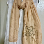 グレイッシュな薔薇の日除けストール