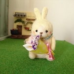 羊毛フェルト 花束うさぎさん(薄い黄色)