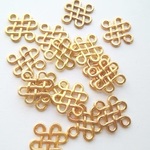 【約17×13mm 20個】メタルパーツ　ゴールド