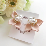 ピンクの花びら  パールビジュー ピアス イヤリング