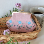 小花の刺繍とビーズのがま口ポーチ、ピンク(受注生産)