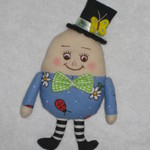 ハンプティ・ダンプティぬいぐるみブローチ（春・水色）