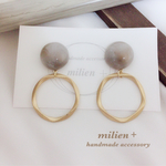 ◇ドイツ製グレーマーブル×マットゴールドリングピアス◇