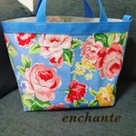 近所のお出かけに軽いトートバック