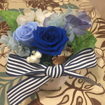 青い薔薇と紫陽花のブリザードフラワー